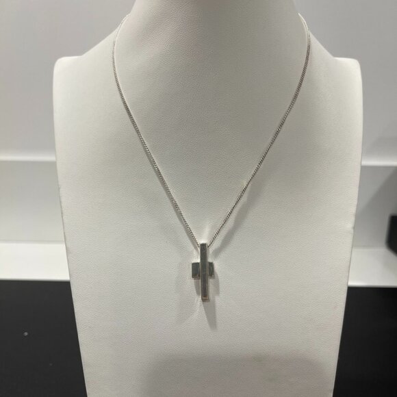 Gucci Geometric Cross Pendant Necklace Sterling .925 (131272) - Picture 1 of 3